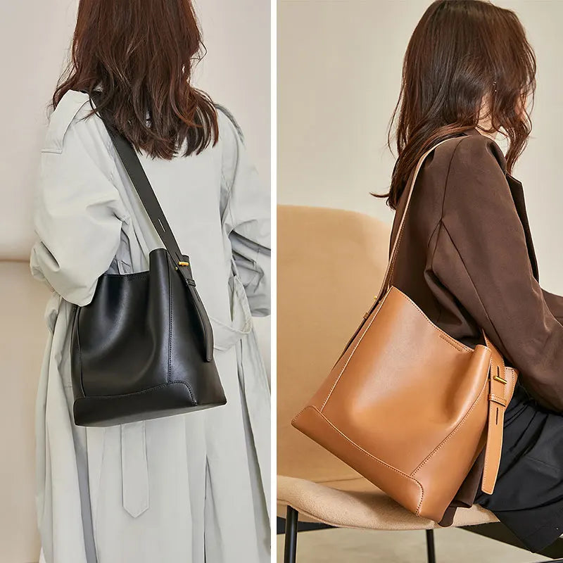Valentina Calce bucket bag in Dark Brown, detail