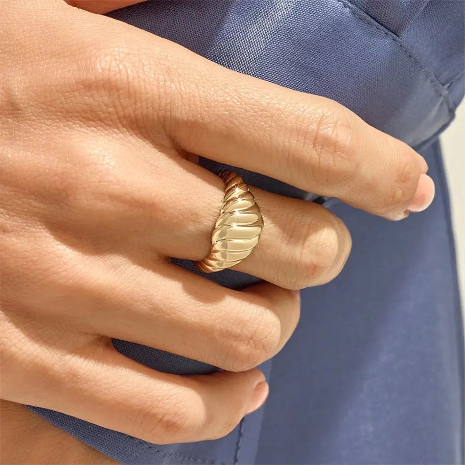 Model wearing Croissant ring gold