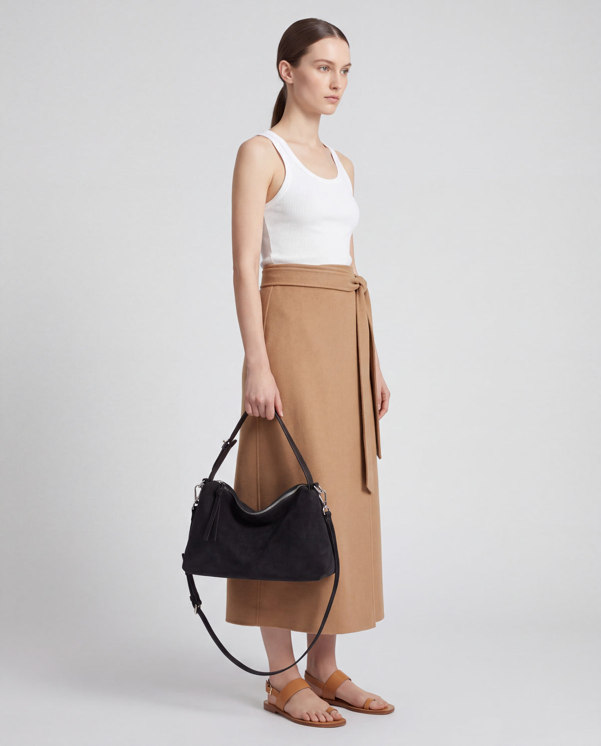 Ardesia bag in Black – worn by model, close-up