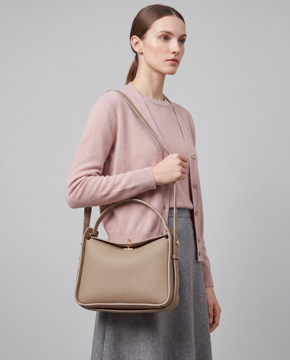 Asti bag in Beige – worn by model, close-up