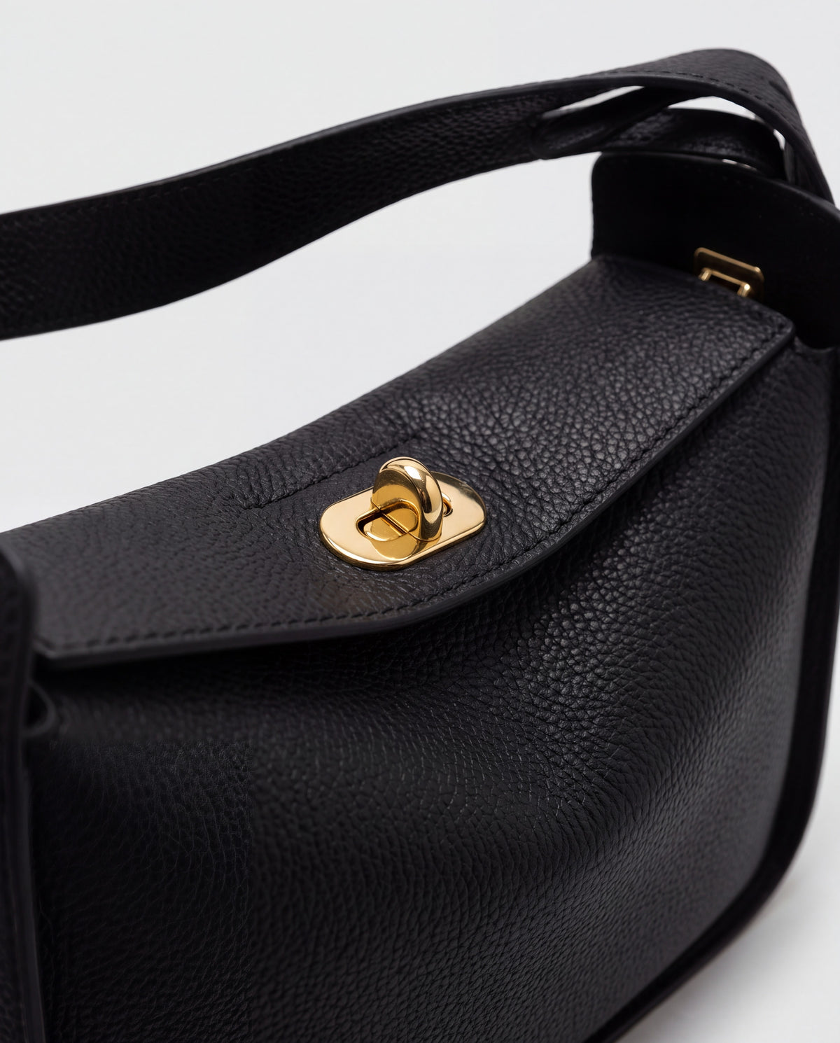 Asti bag in Black – hardware detail