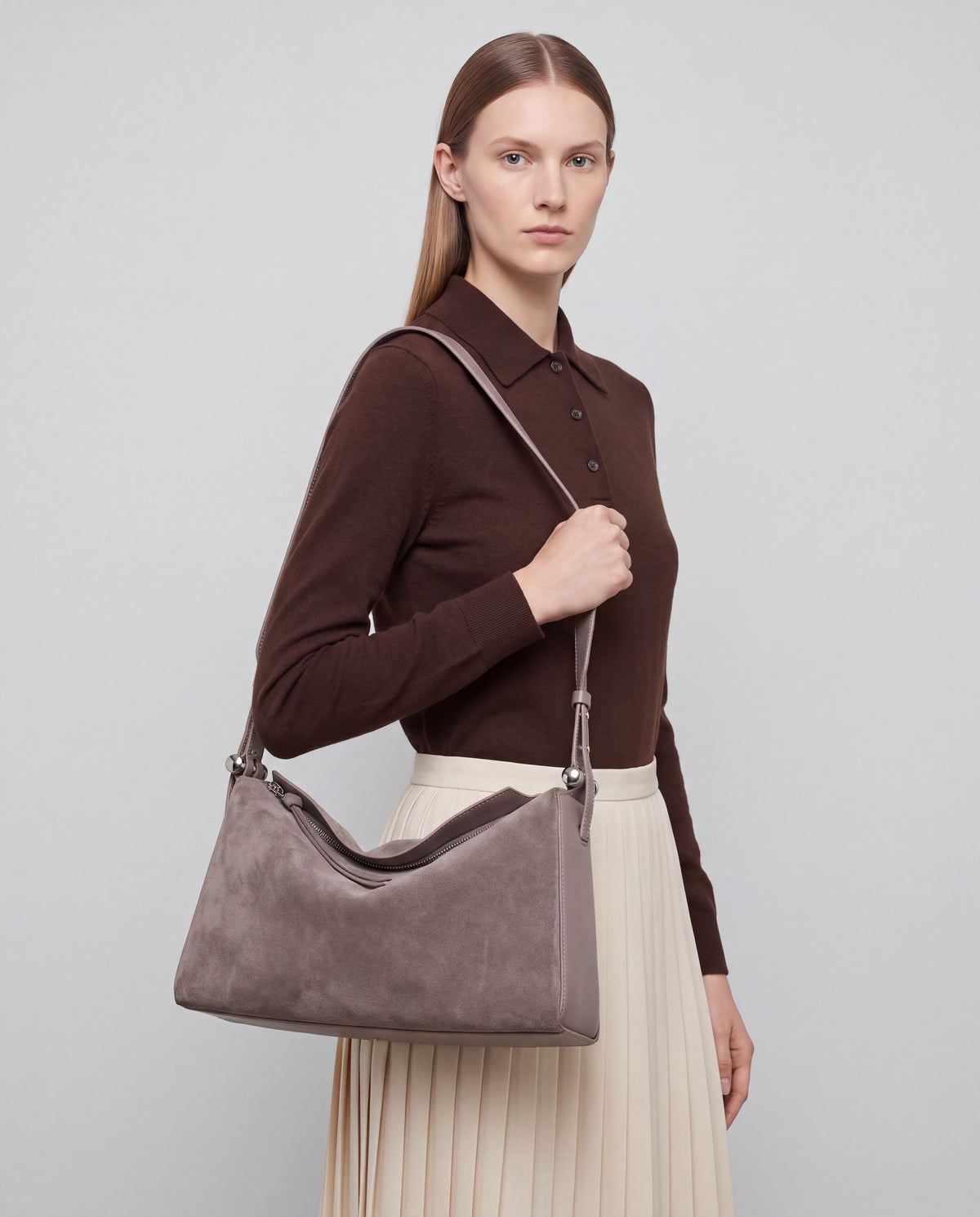 Asti bag in Grey – worn by model, close-up