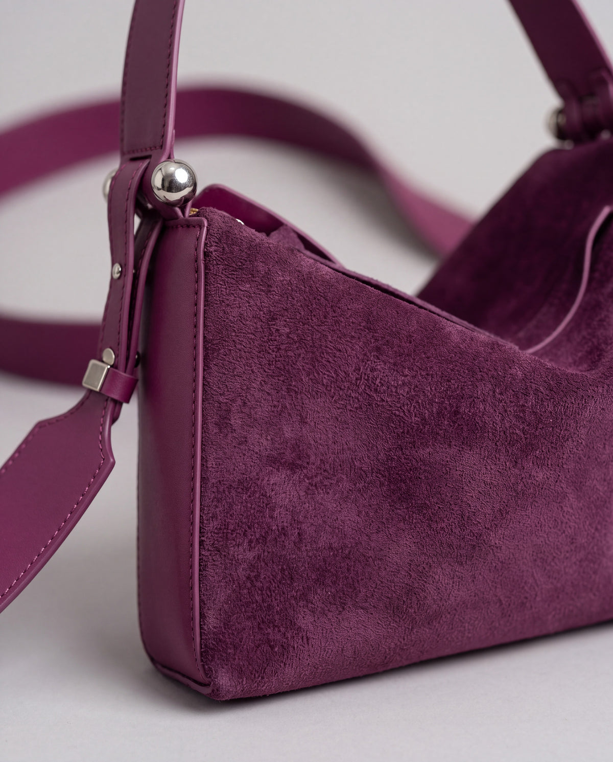 Asti bag in Purple – leather detail