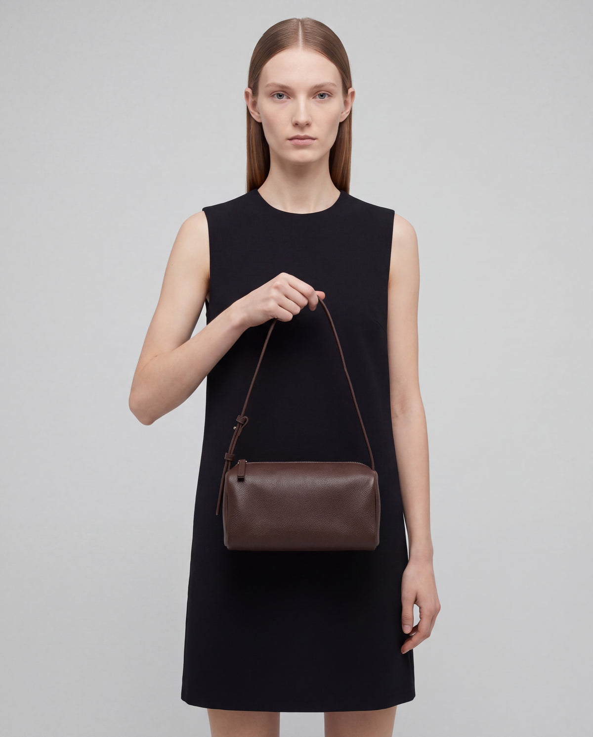 Brera bag in Espresso – worn by model, close-up
