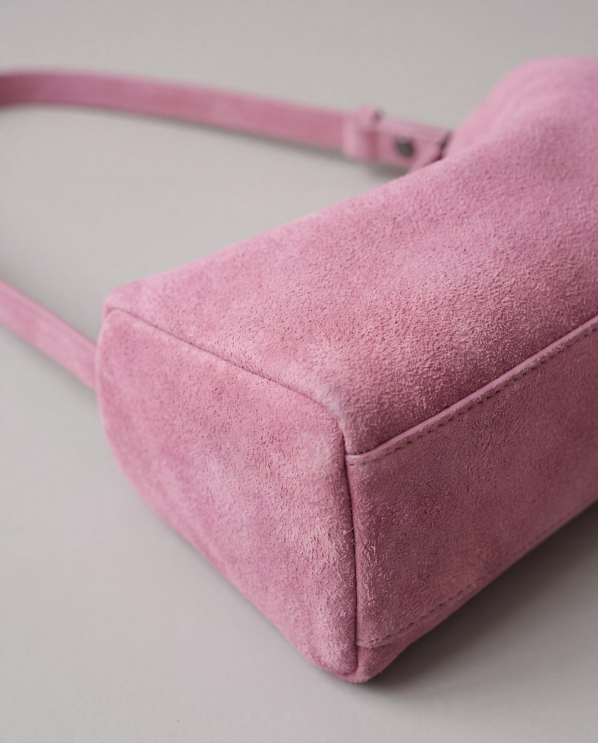Brera bag in Pink – leather detail