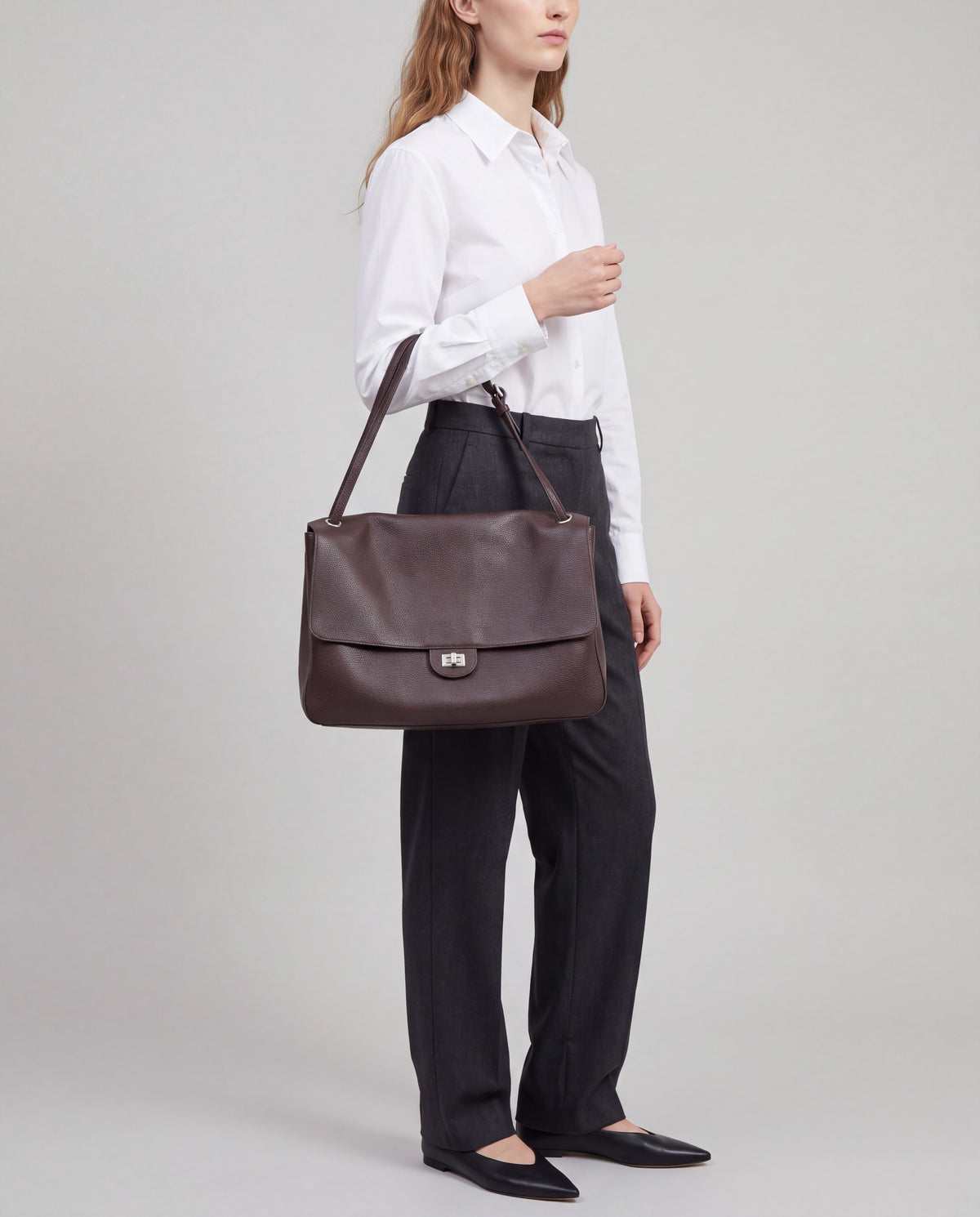 Brio Large bag in Mocha – worn by model, close-up