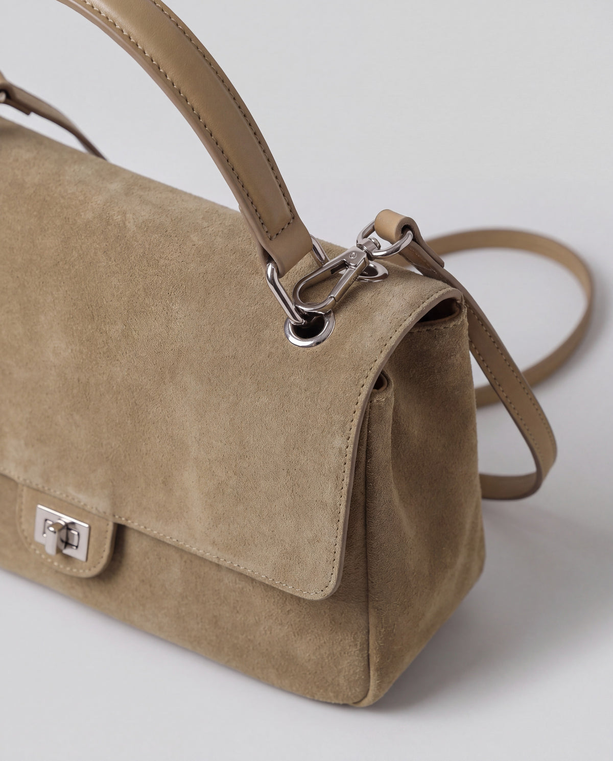 Brio Small bag in Khaki – hardware detail