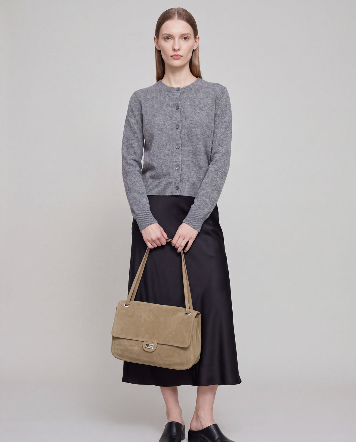 Brio Small bag in Khaki – worn by model, close-up