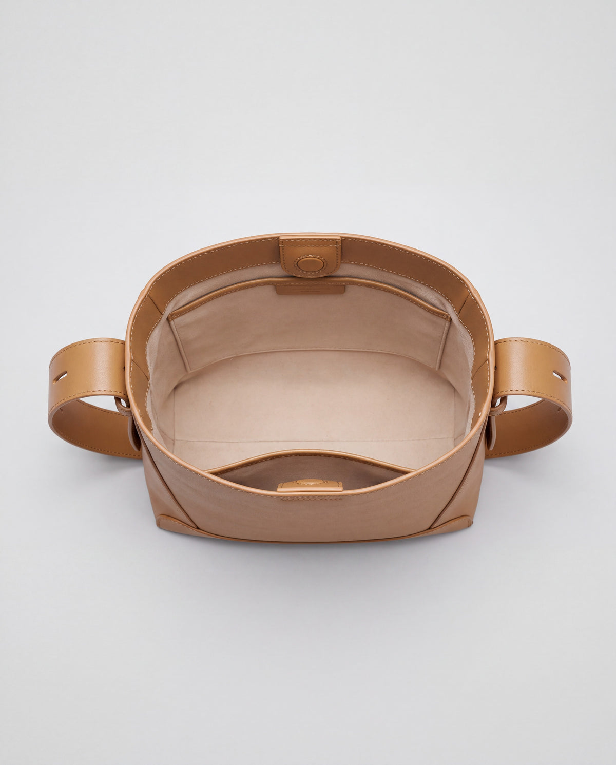Calce bag in Camel – interior view
