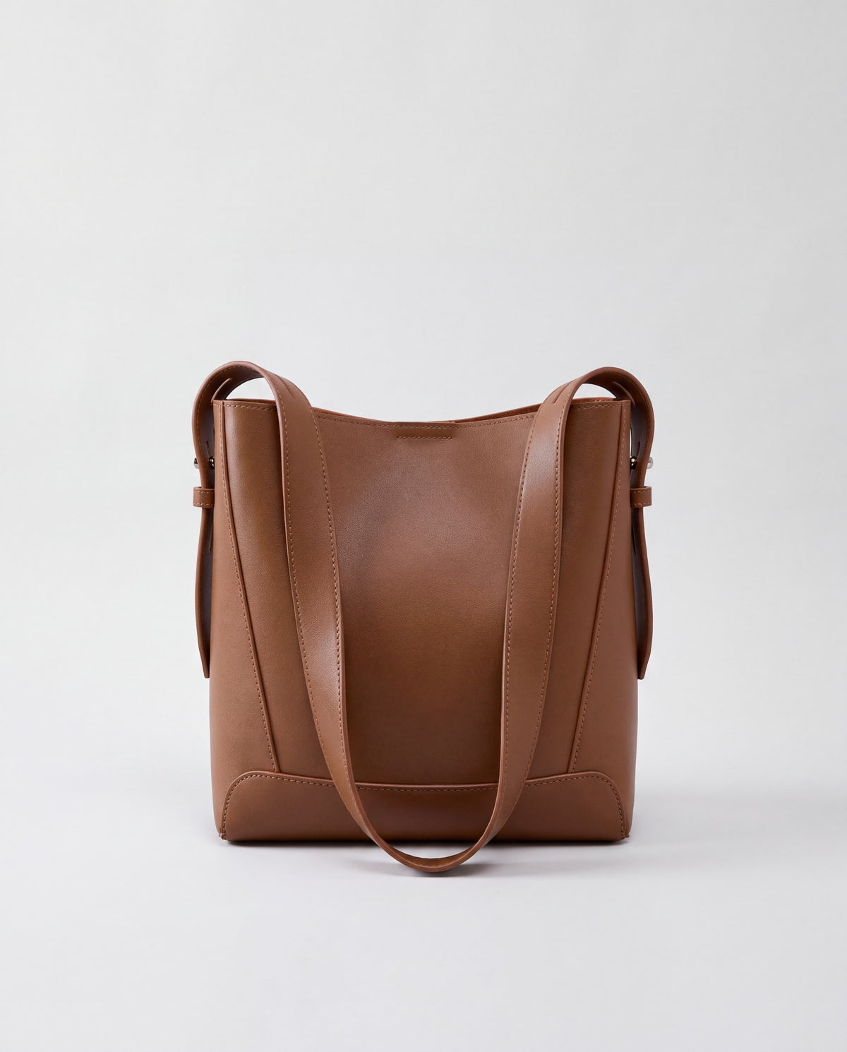 Calce bag in Cognac – back view
