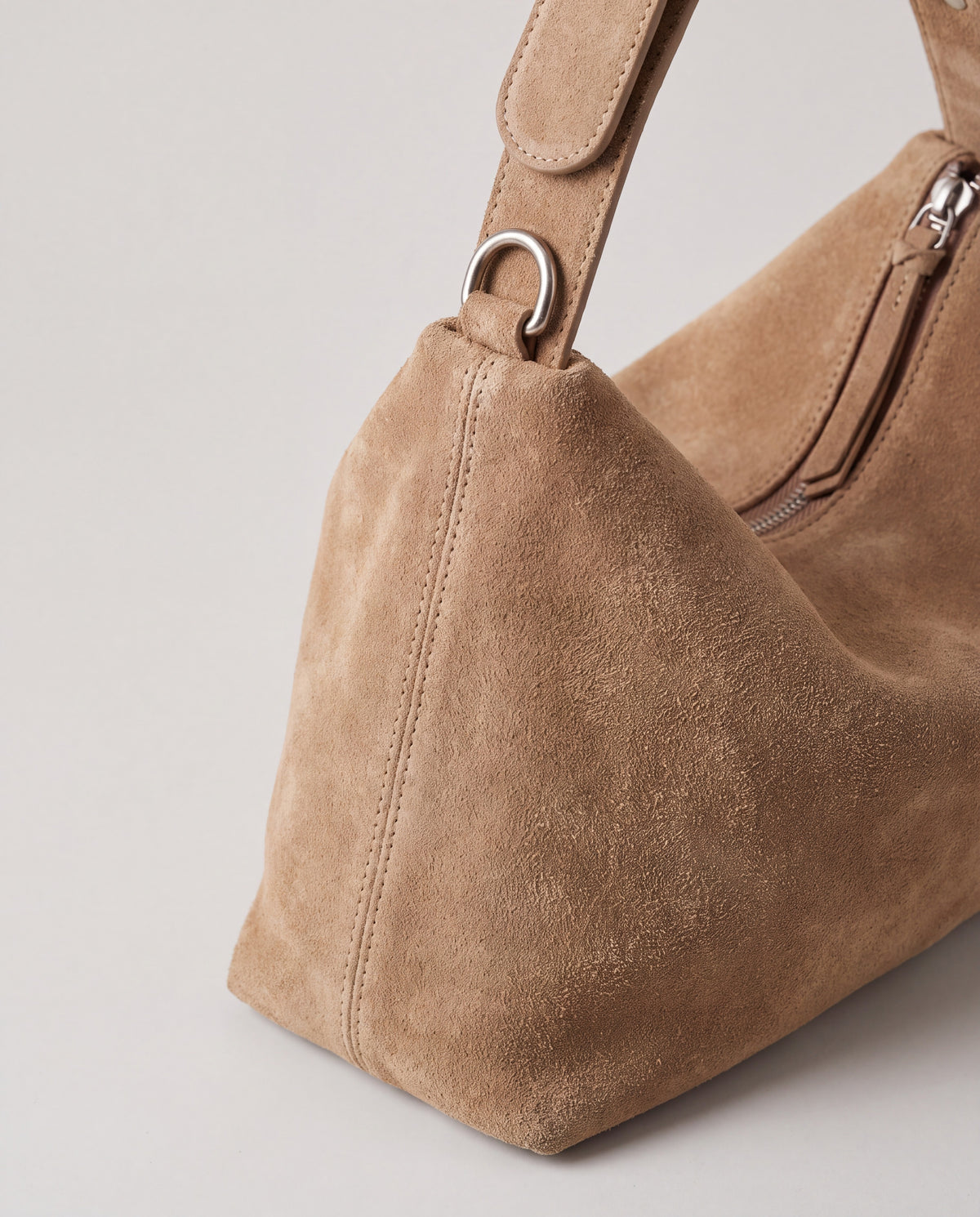 Calma bag in Beige – leather detail