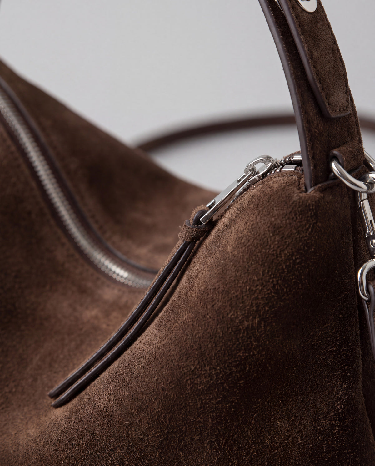 Calma bag in Chocolate – leather detail