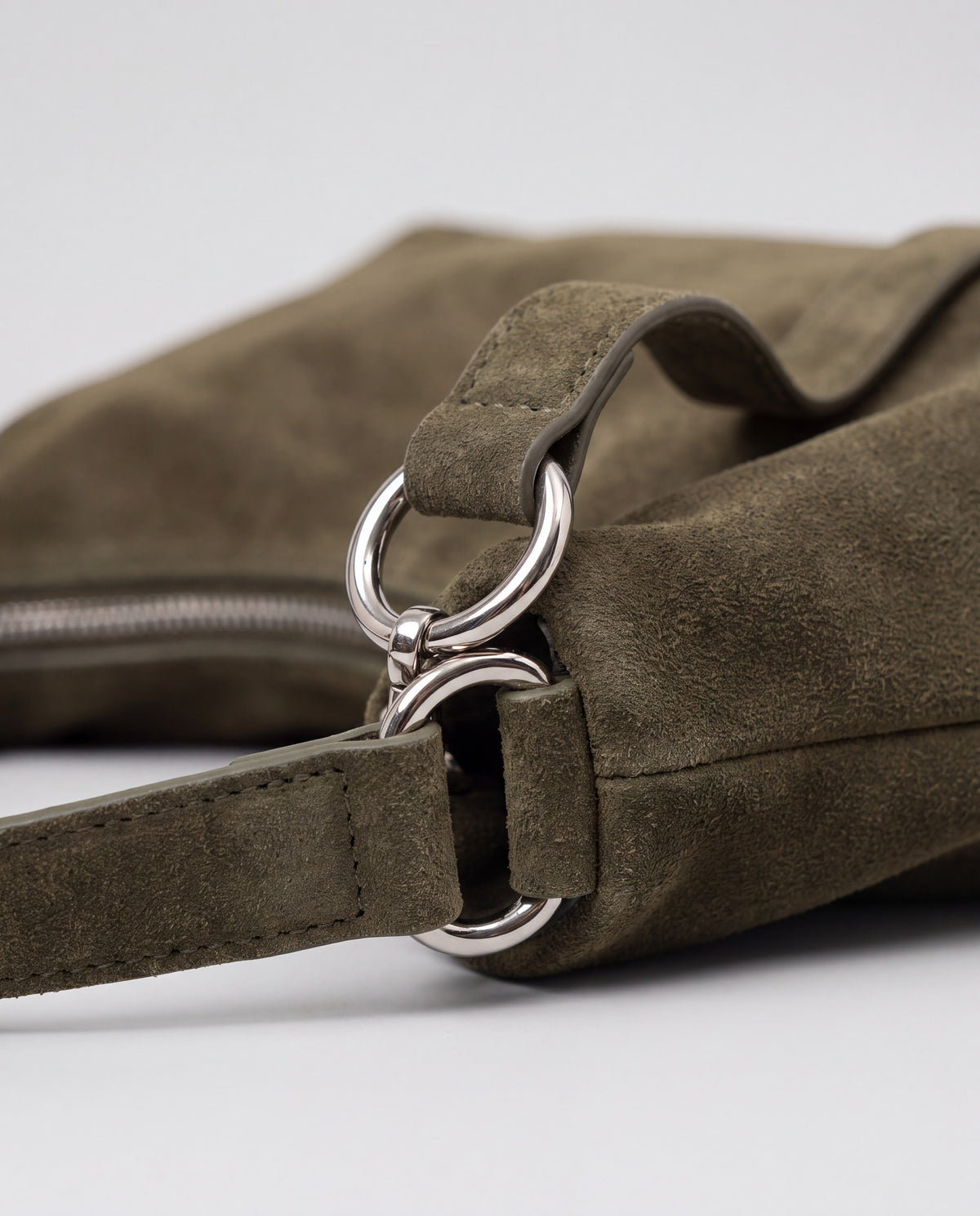 Calma bag in Green – hardware detail