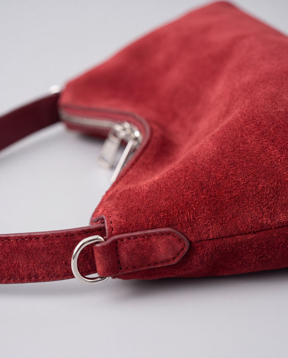 Calma bag in Red – leather detail