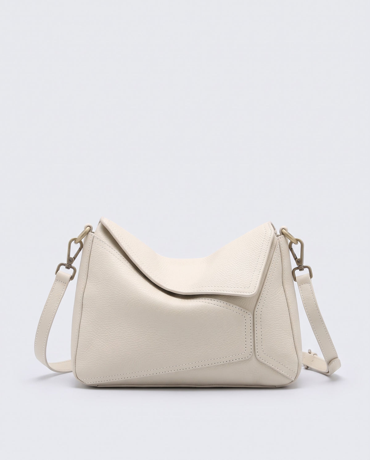Camogli pebbled leather shoulder bag in Ivory – front view