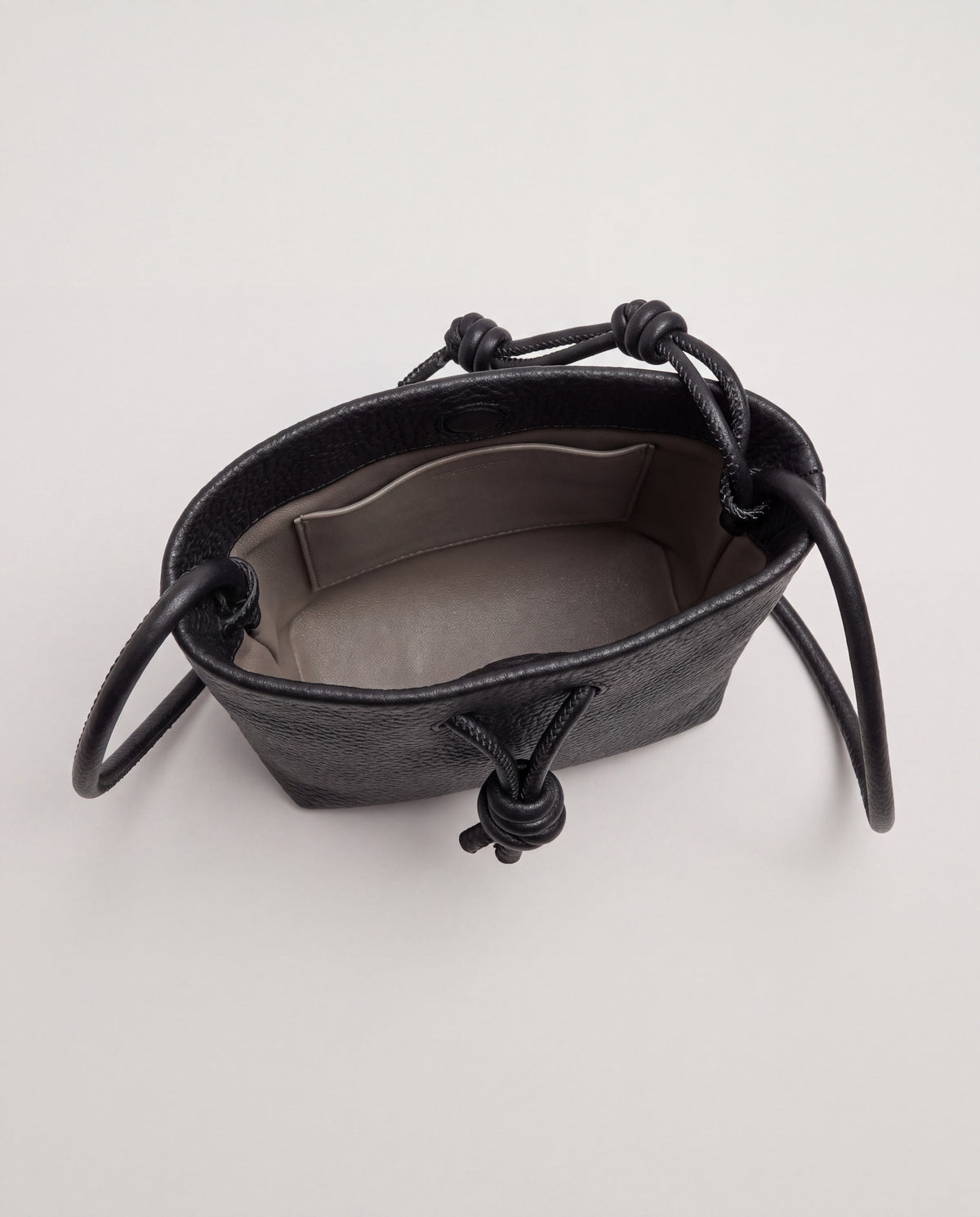 Cara bag in Black – interior view