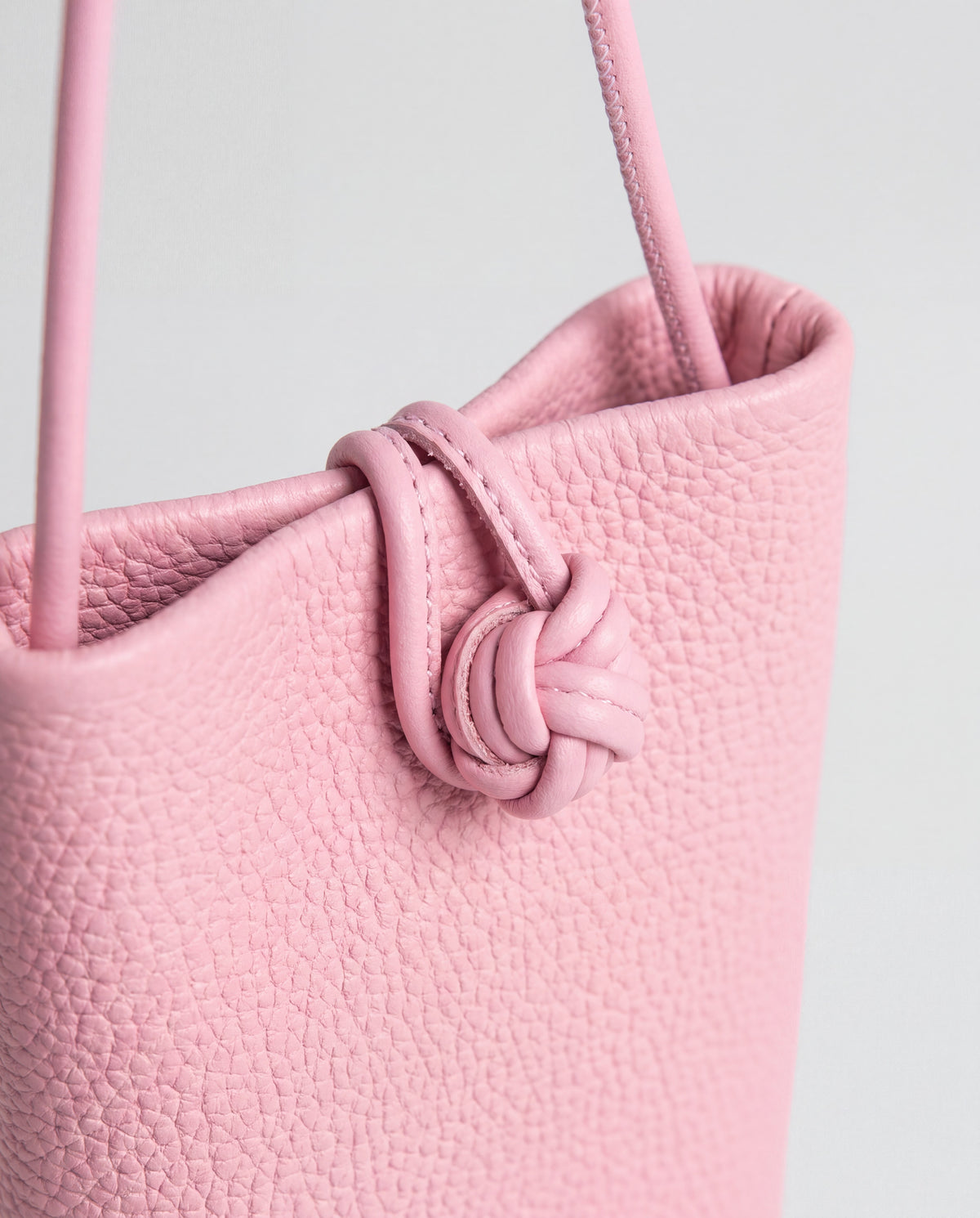Cara bag in Blush – hardware detail