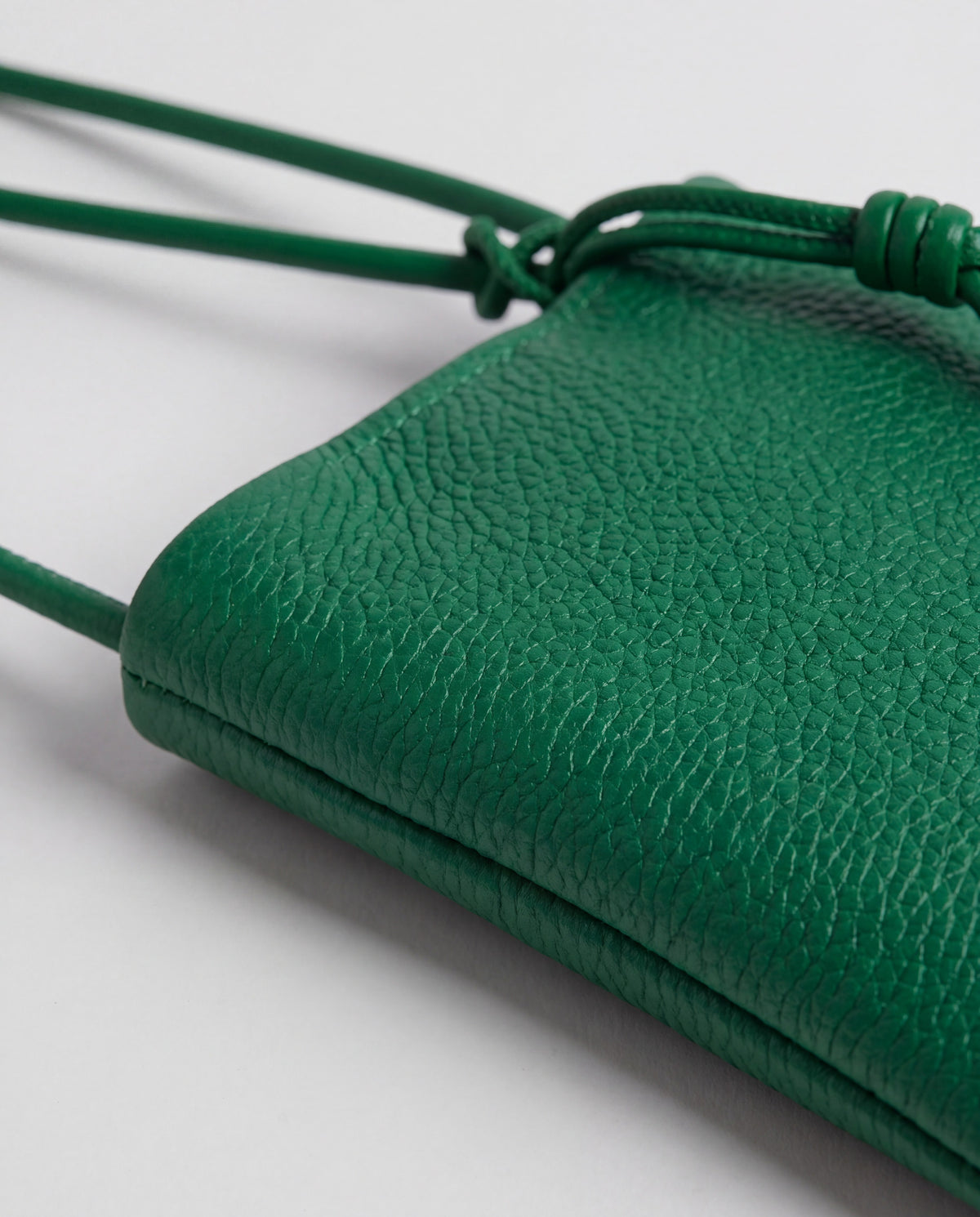 Cara bag in Emerald – leather detail
