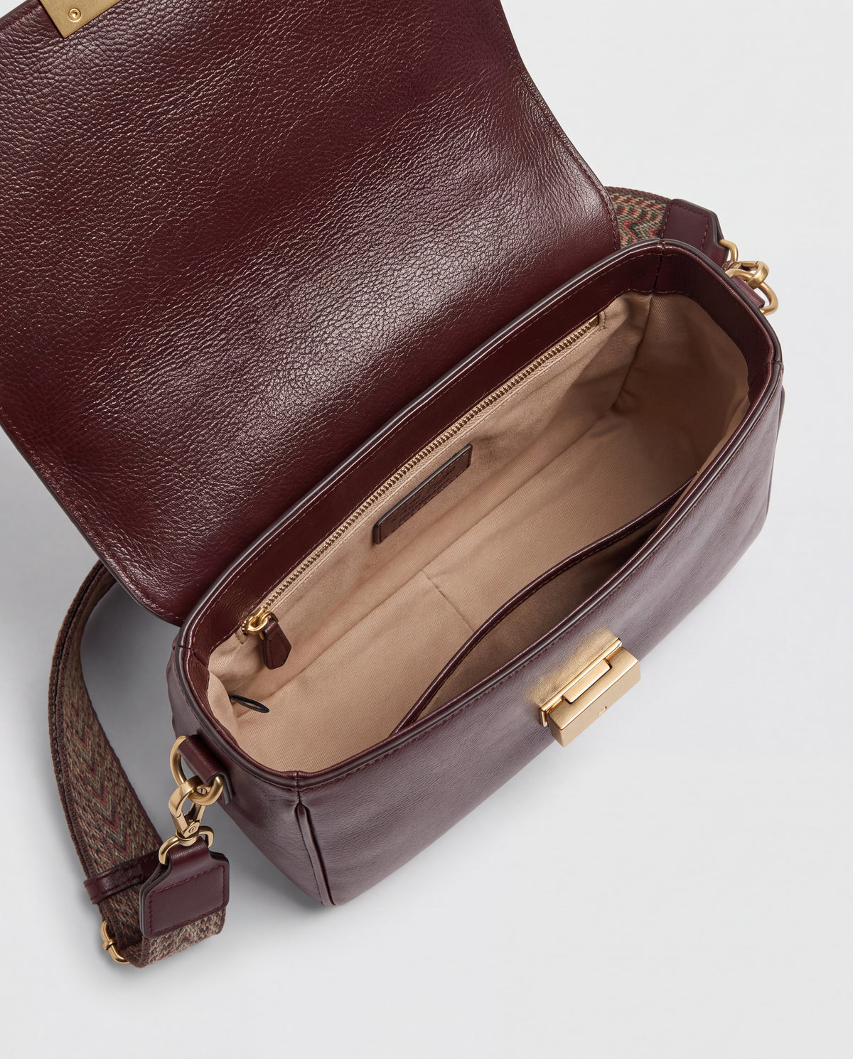 Cedro bag in Chocolate – interior view