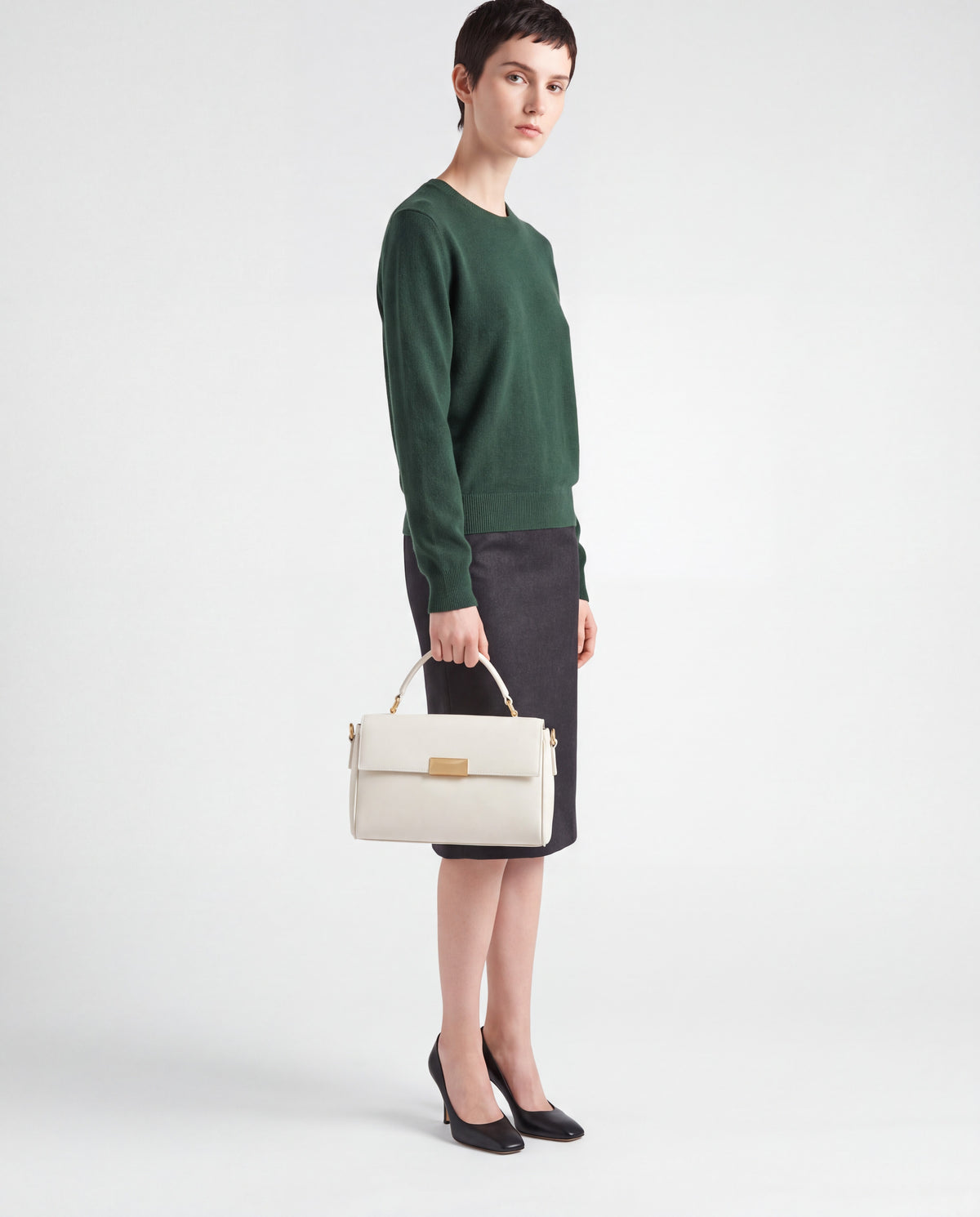 Cedro bag in Cream – worn by model, close-up