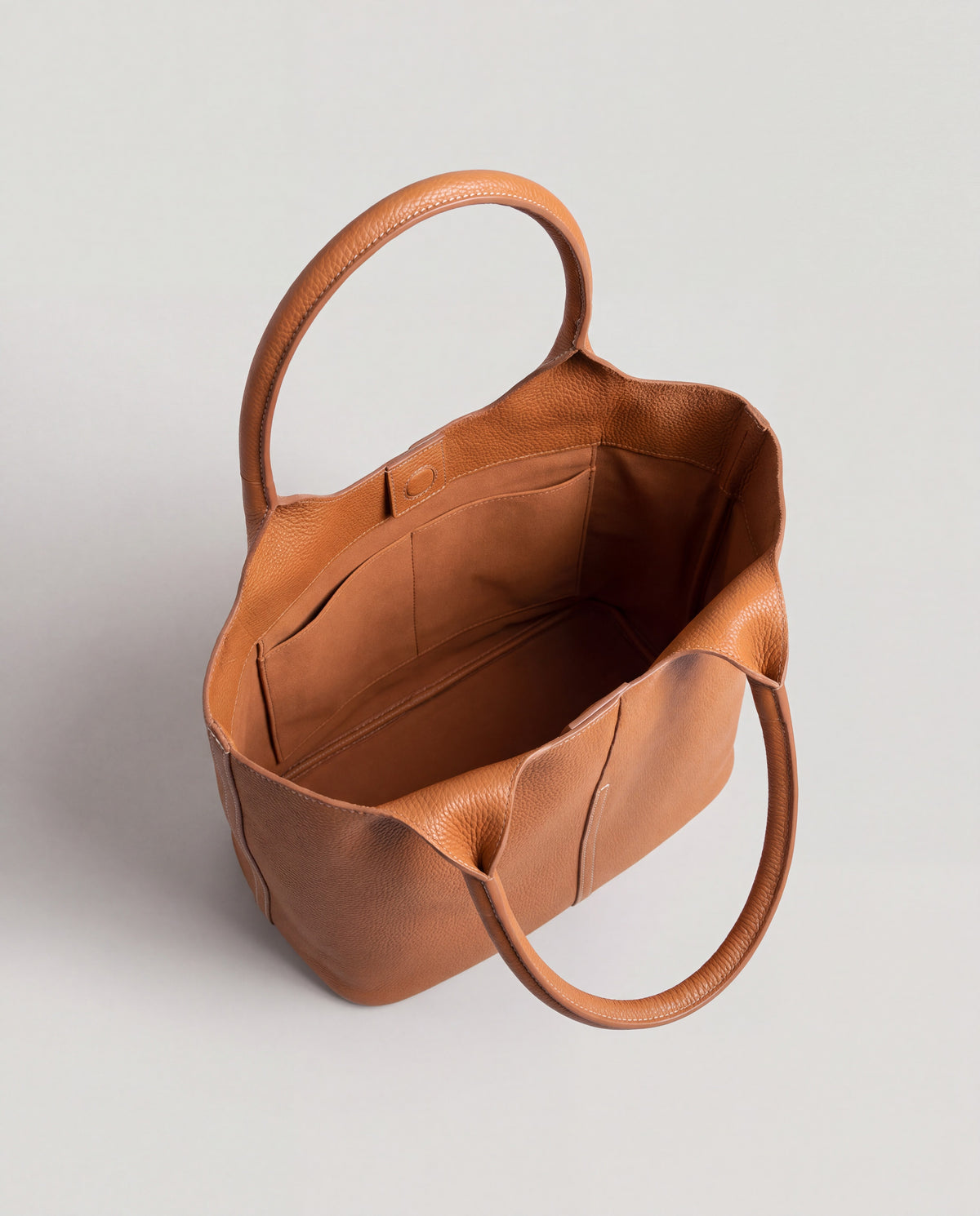 Commute bag in Caramel – interior view