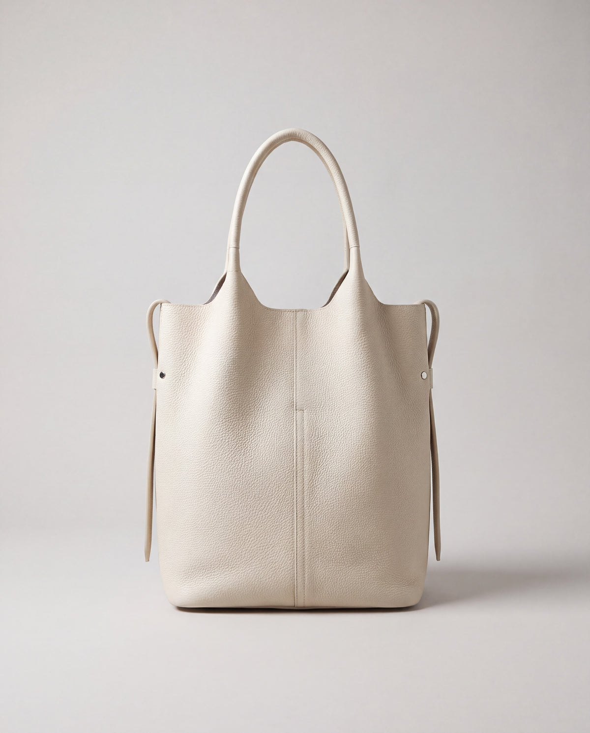 Commute bag in Cream – front view
