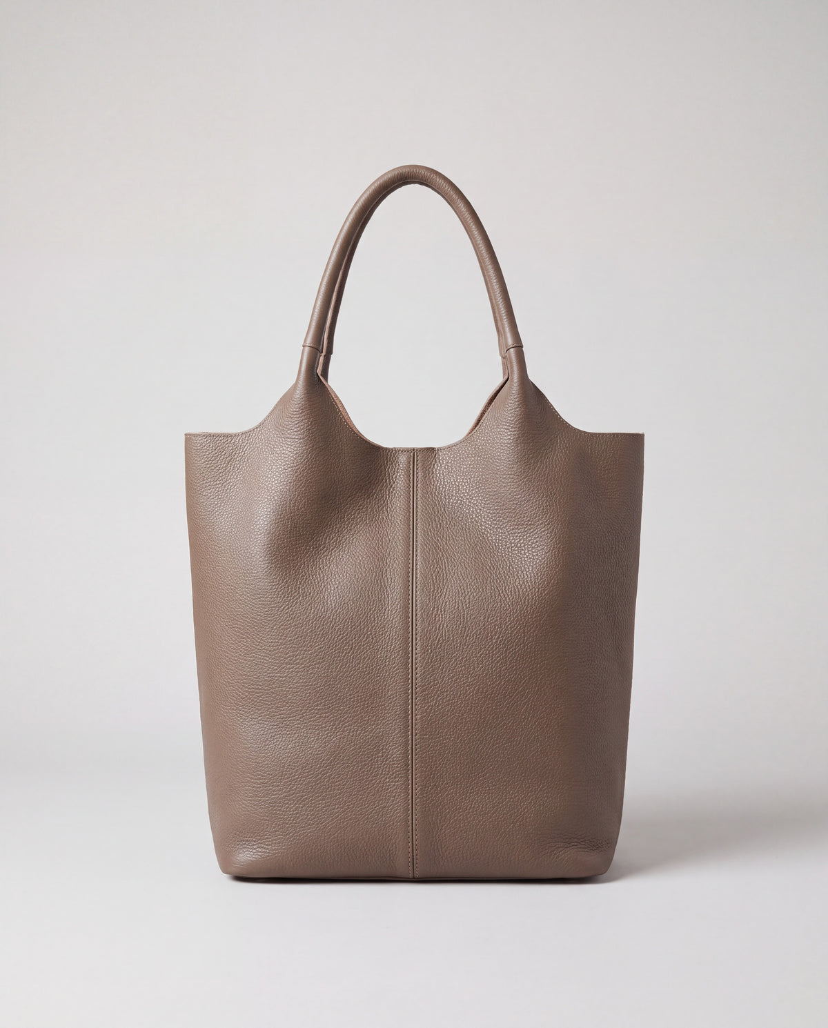 Commute bag in Taupe – back view