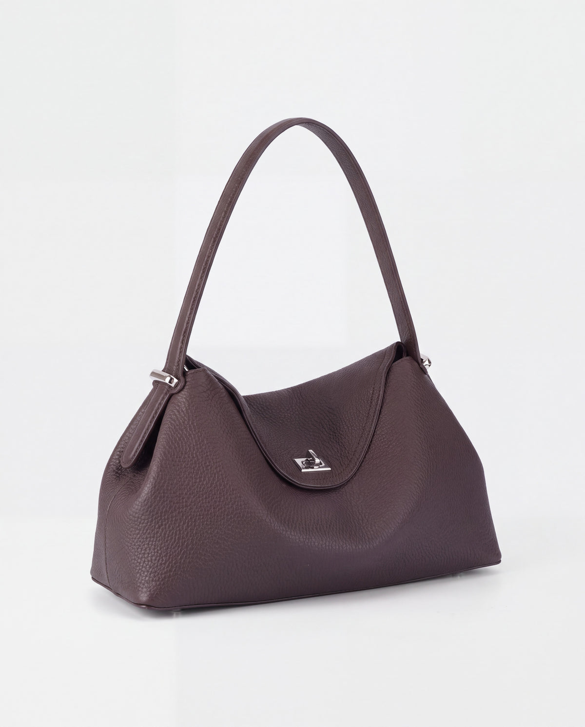 Como bag in Espresso – three-quarter view