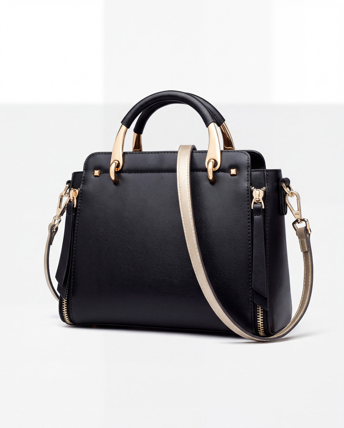 Contrast bag in Black – three-quarter view