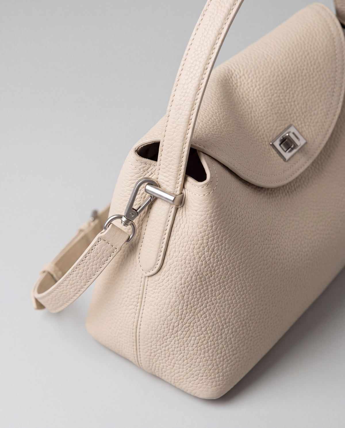 Corda bag in Cream – hardware detail