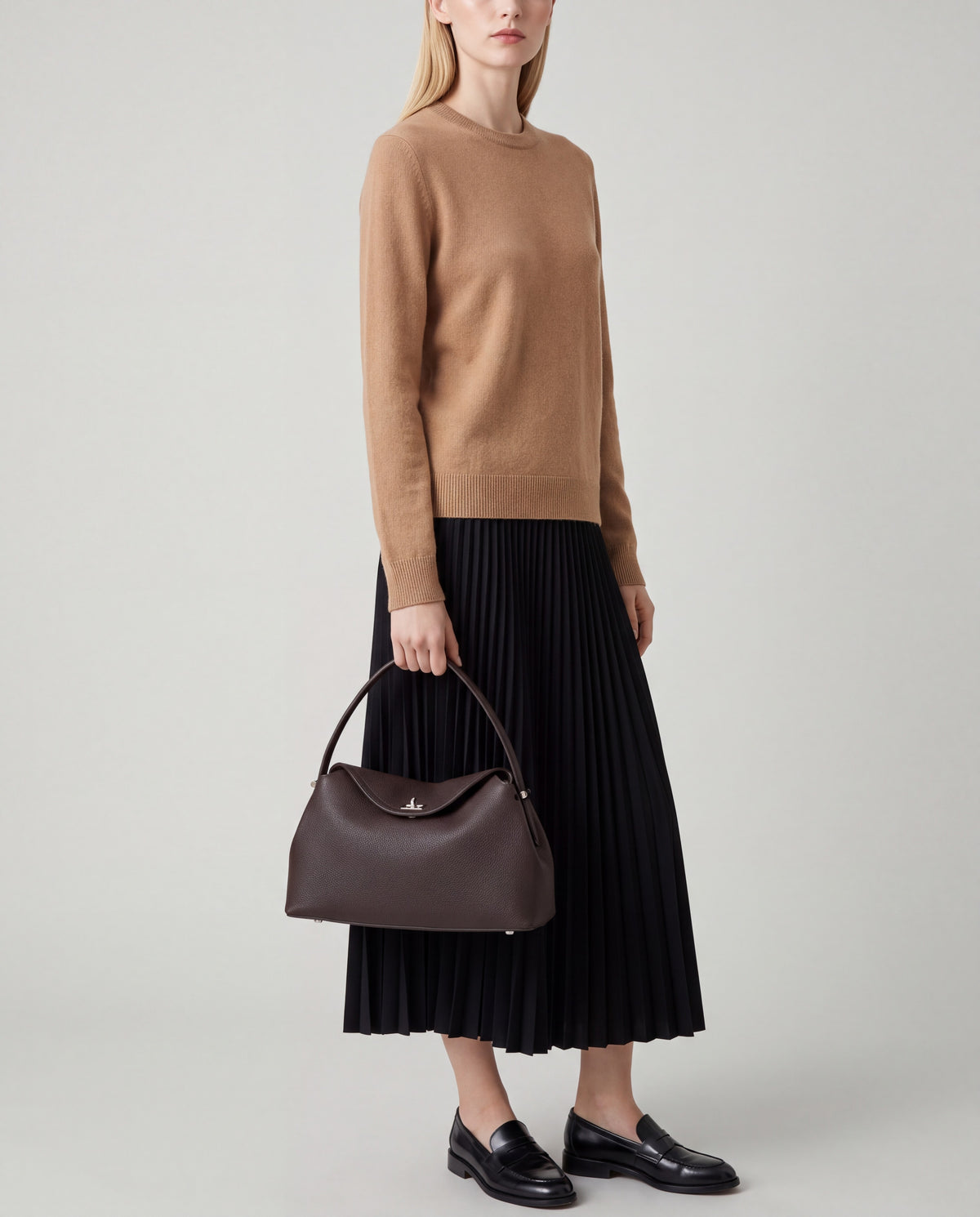 Corda bag in Espresso – worn by model, close-up
