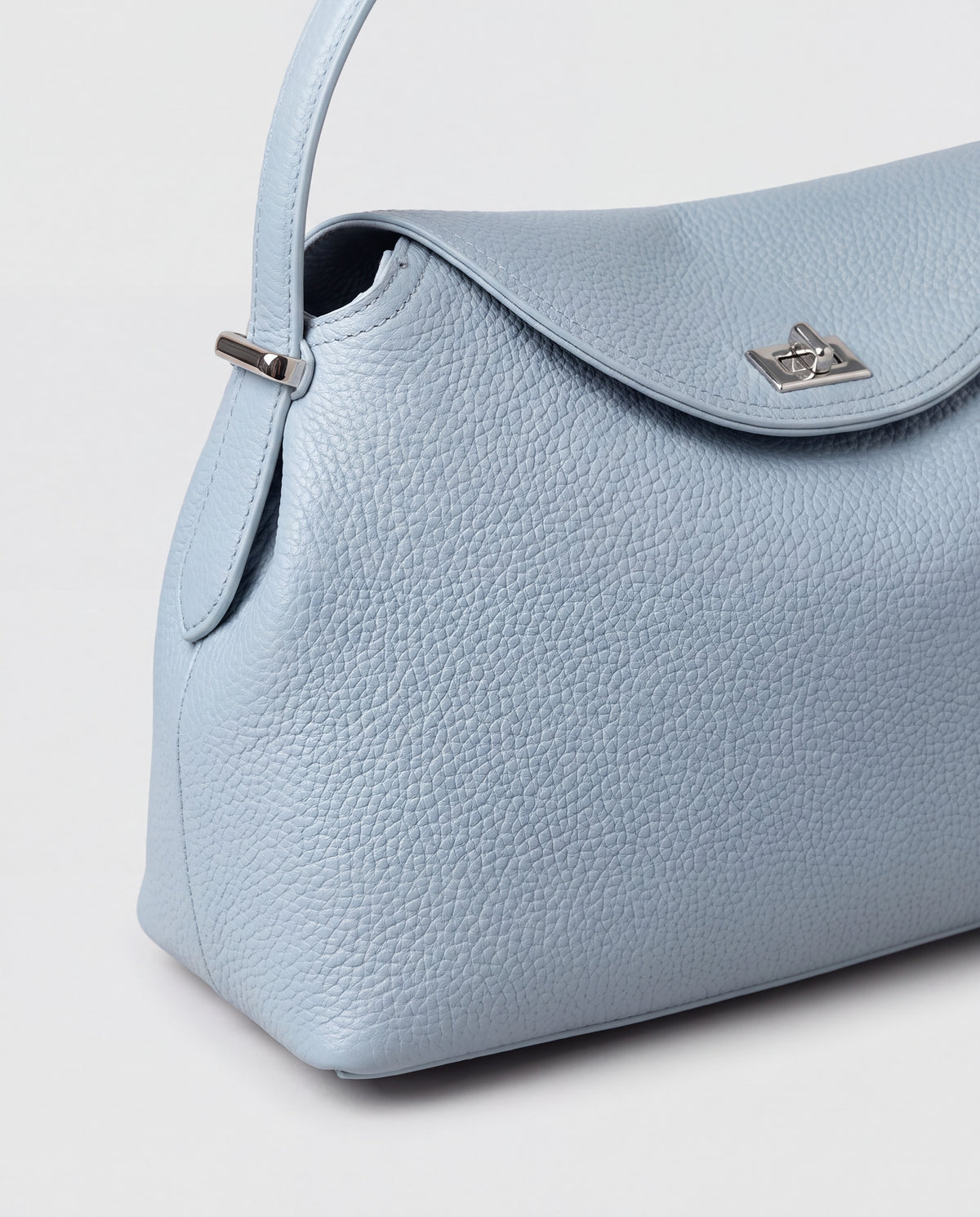 Corda bag in Sky – leather detail