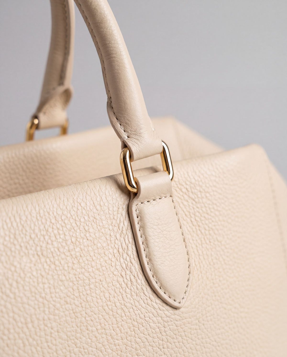 Cortina bag in Beige – hardware detail