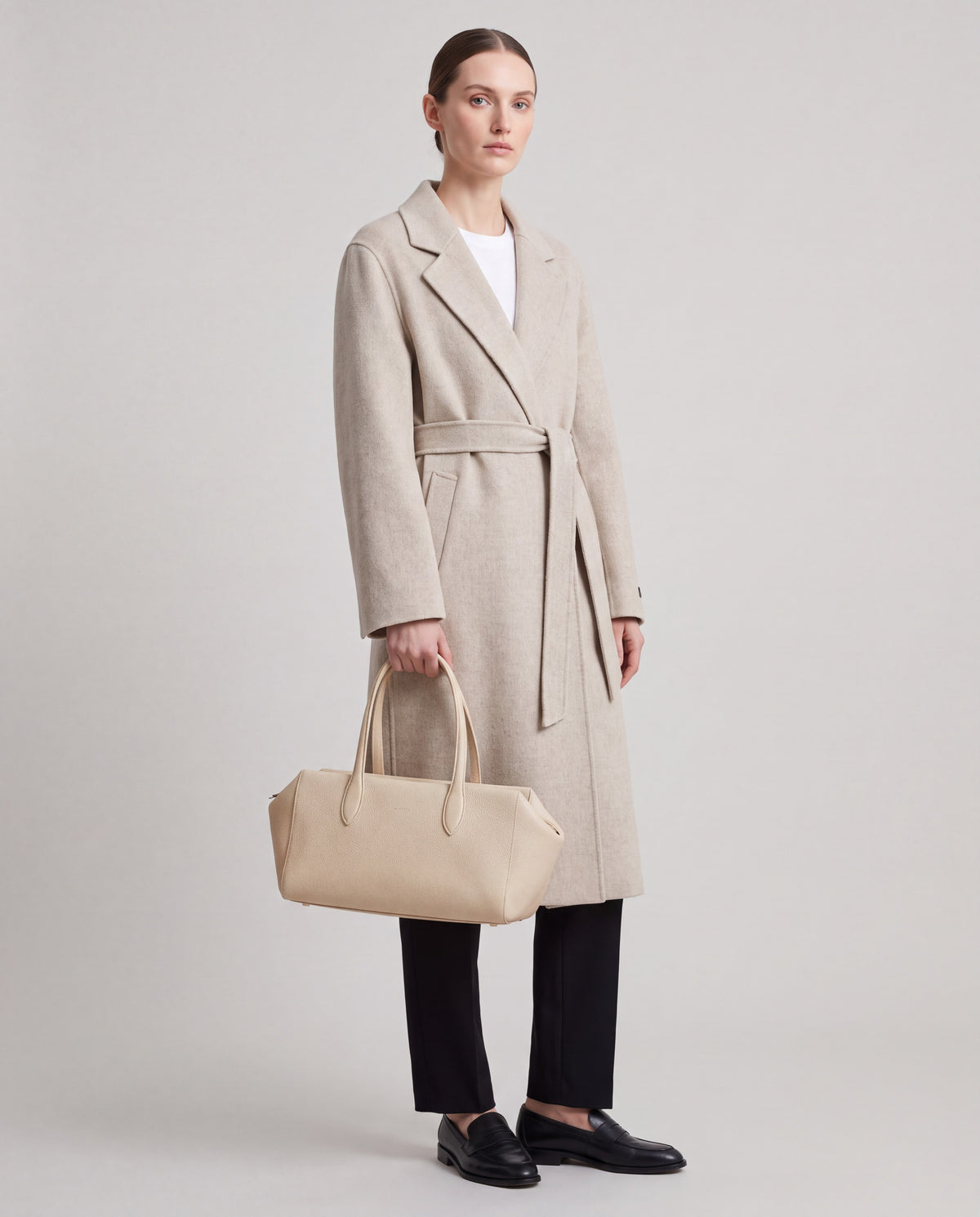 Cortina bag in Beige – worn by model, close-up