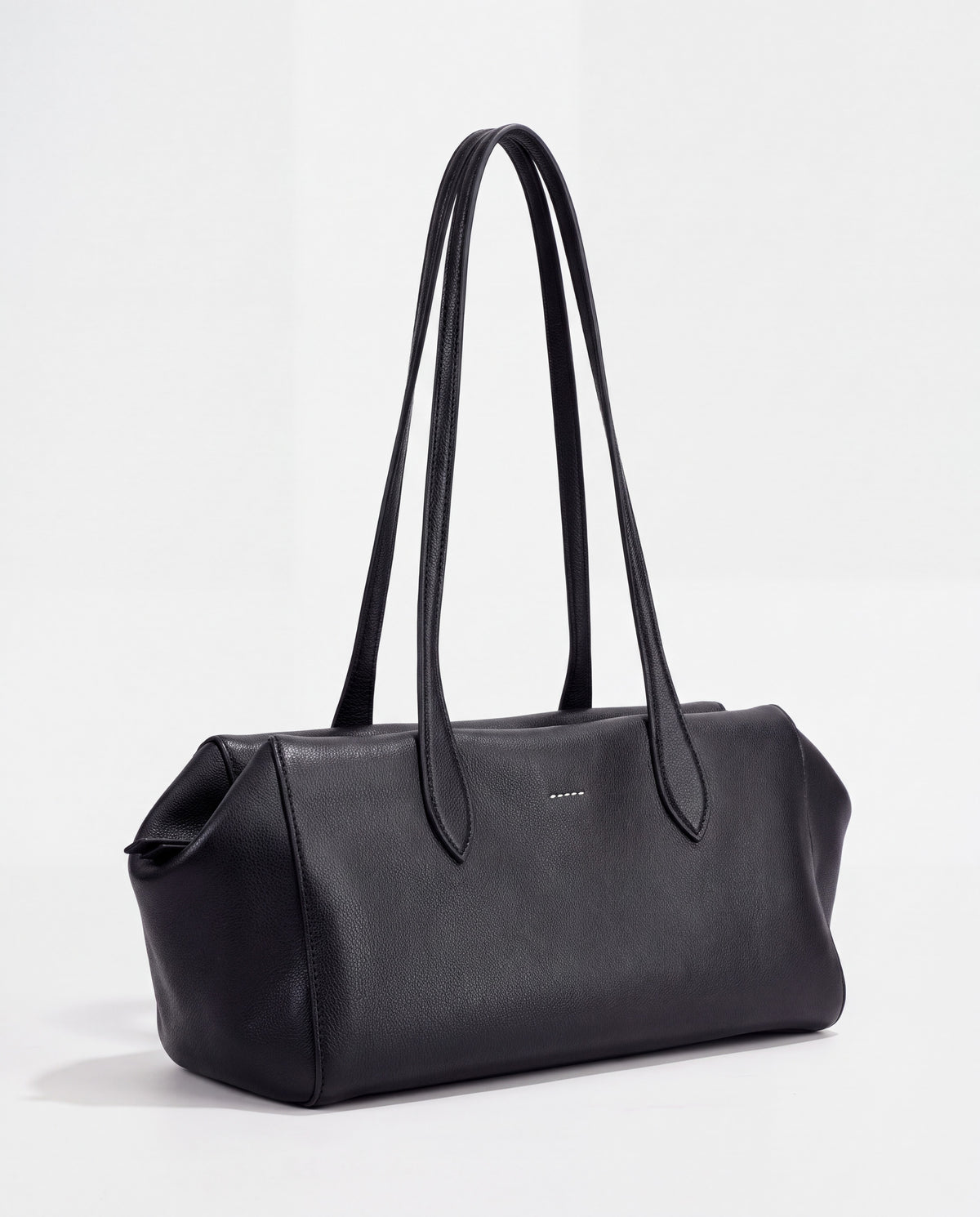 Cortina bag in Black – three-quarter view