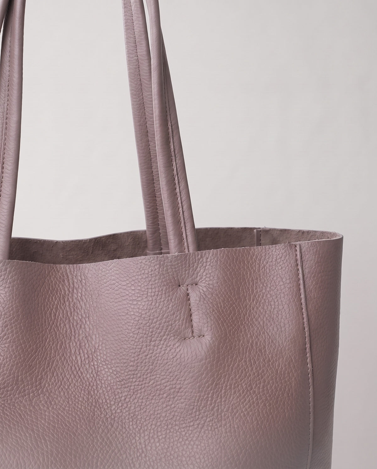 Costa leather tote in grey, hardware and leather detail