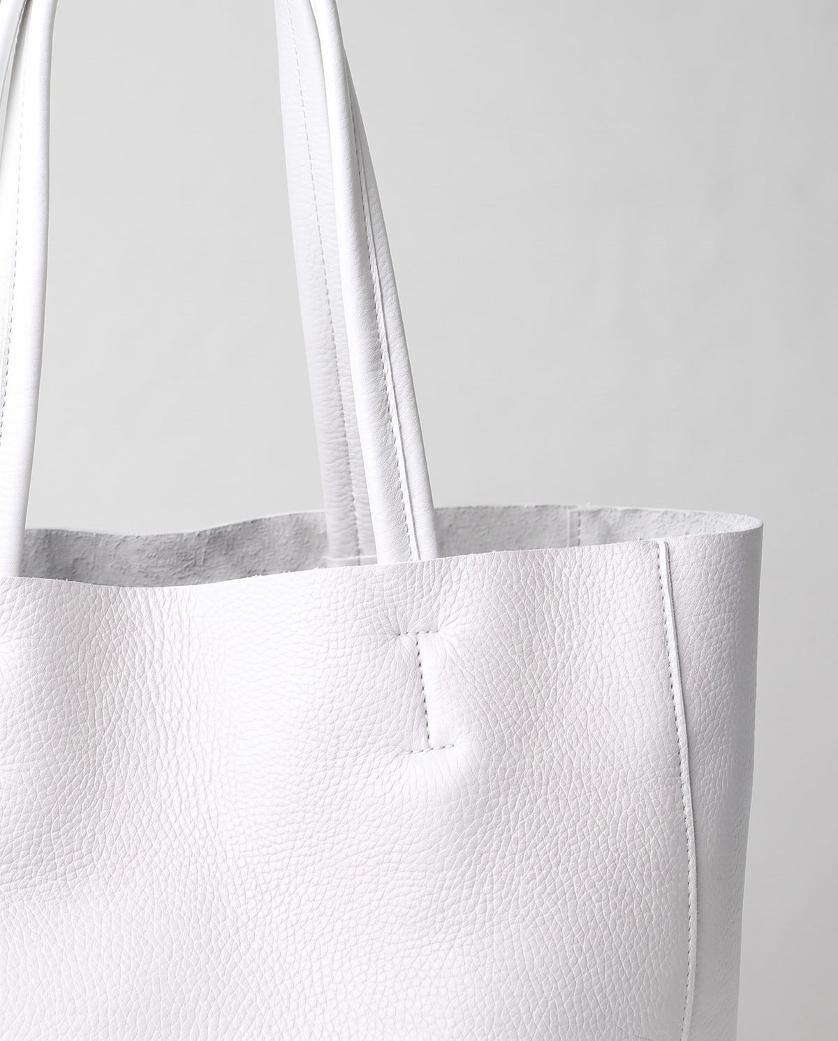 Costa leather tote in white, hardware and leather detail