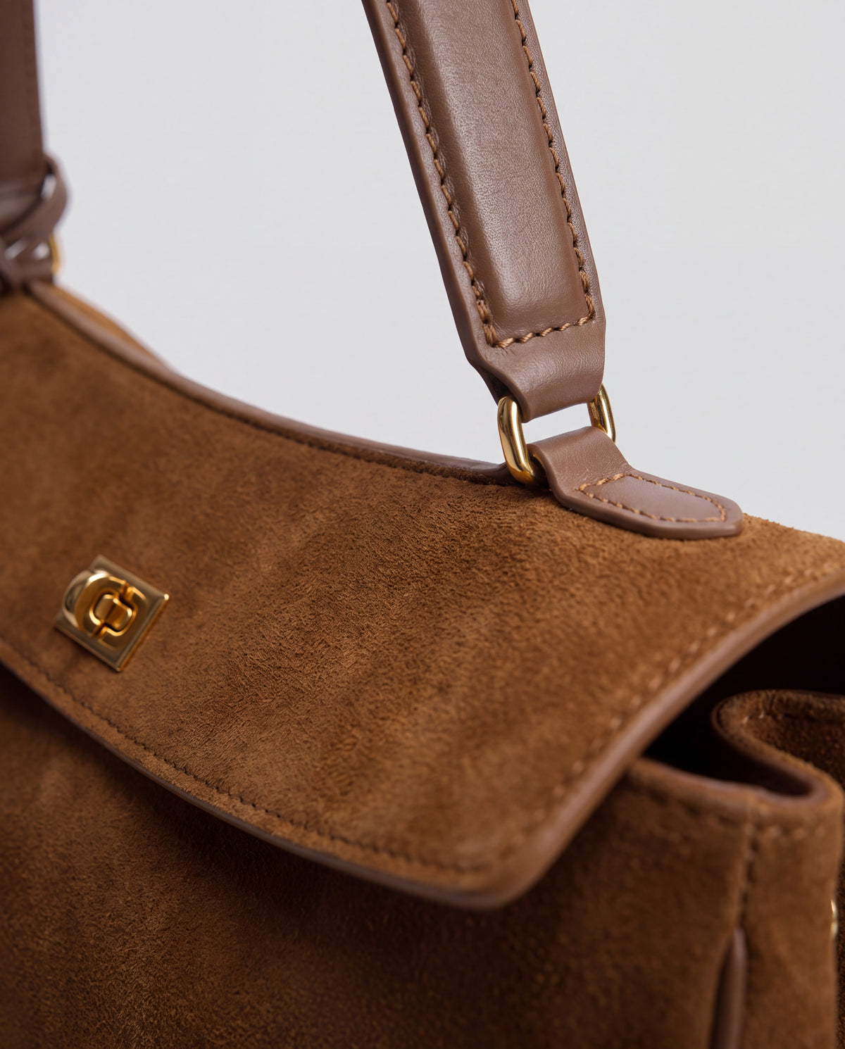 Dolce Small bag in Camel – hardware detail