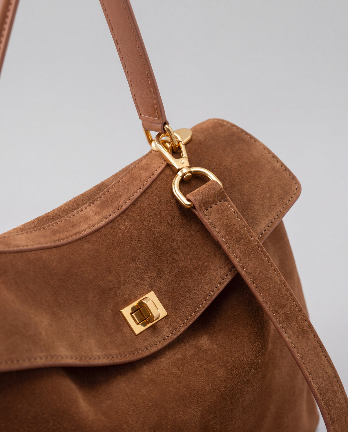 Dolce Small bag in Cognac – hardware detail