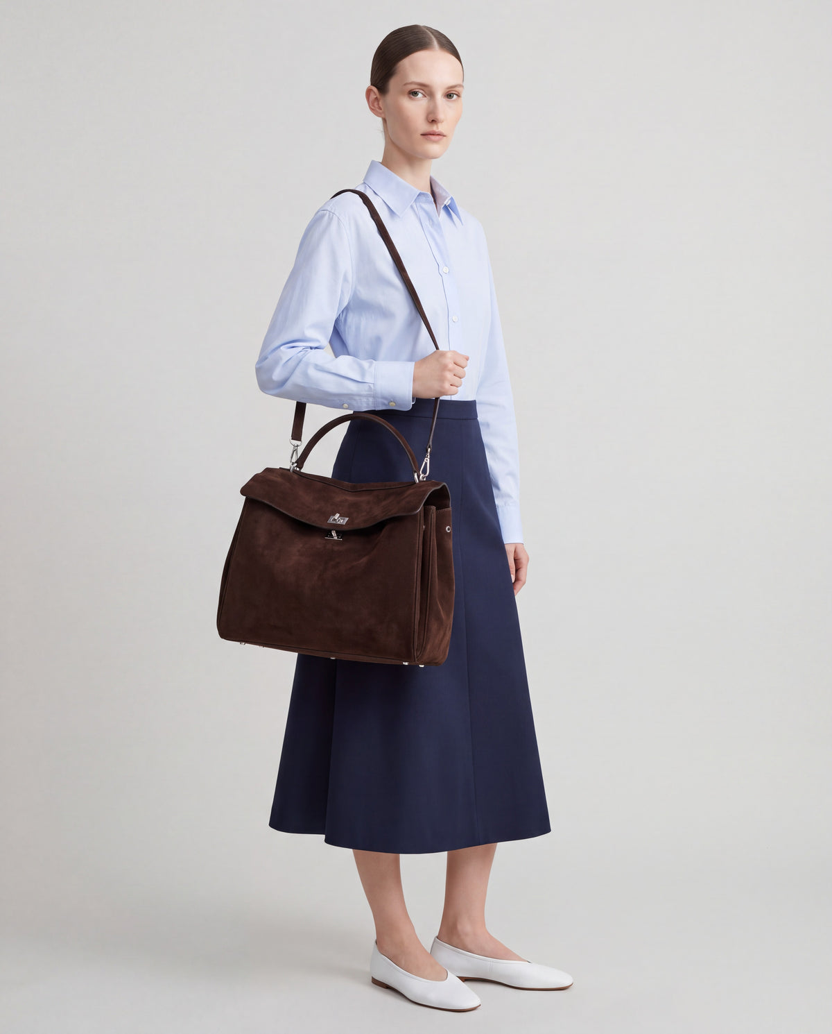 Dolce Small bag in Espresso – worn by model, close-up