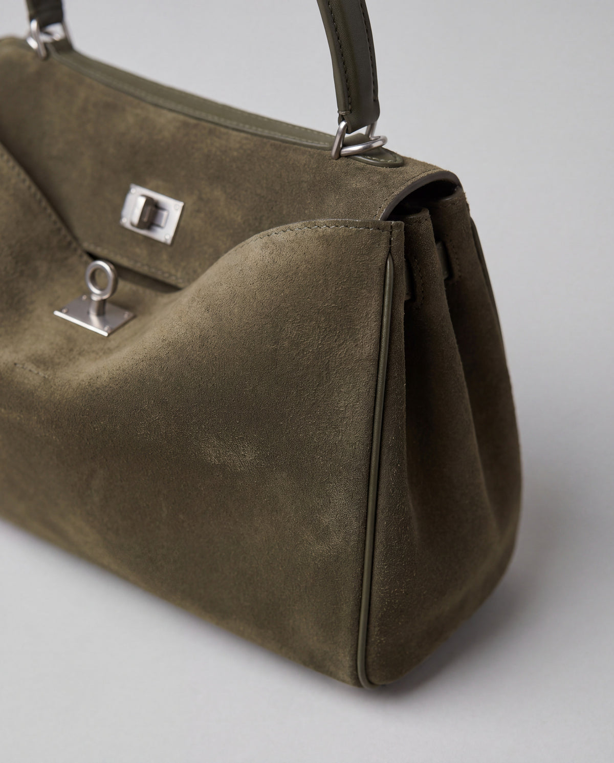 Dolce Small bag in Forest – leather detail