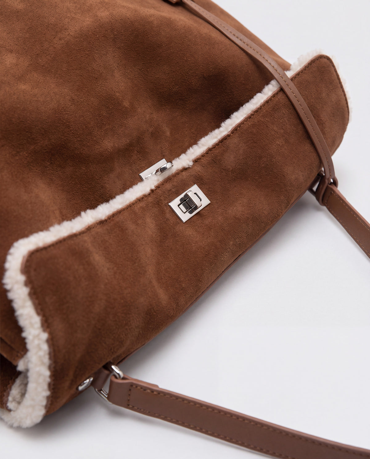 Dolce Large bag in Brown – leather detail
