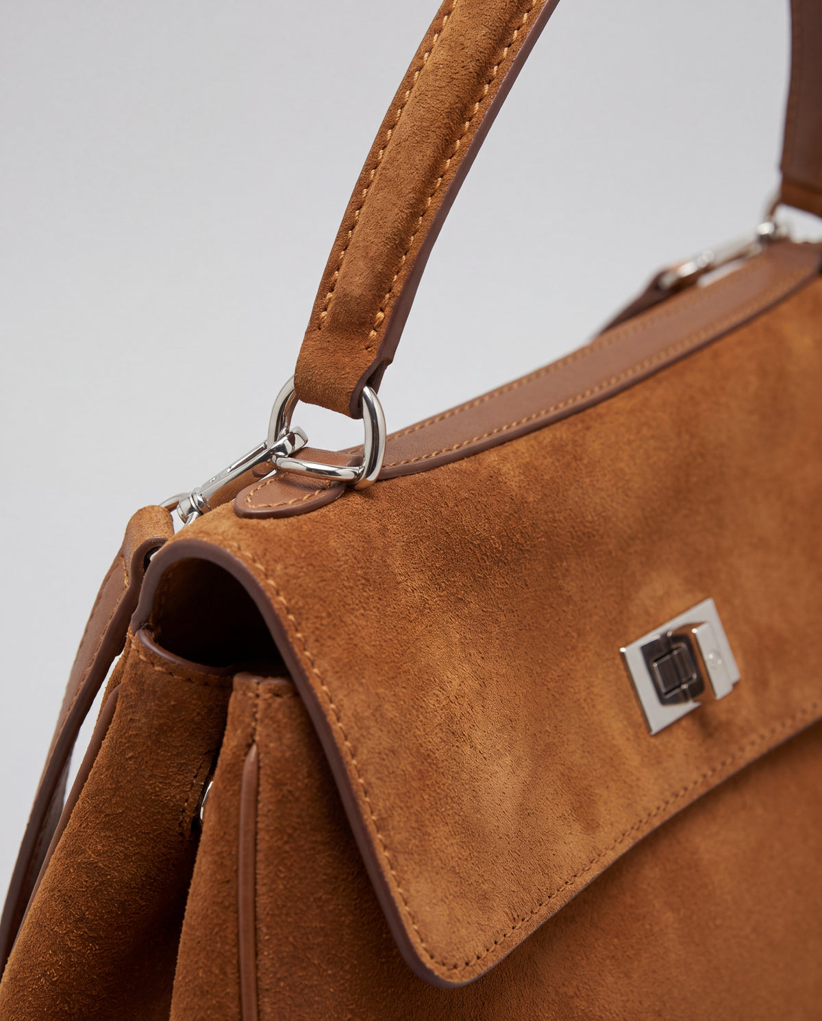 Dolce Large bag in Caramel – hardware detail