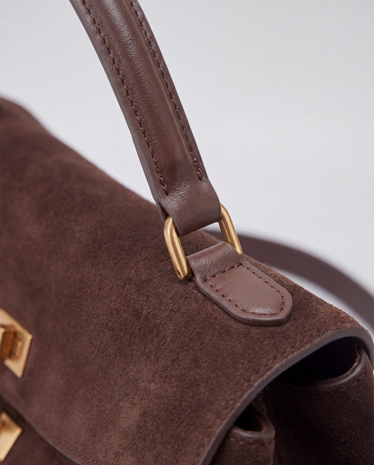 Dolce Large bag in Chocolate – hardware detail