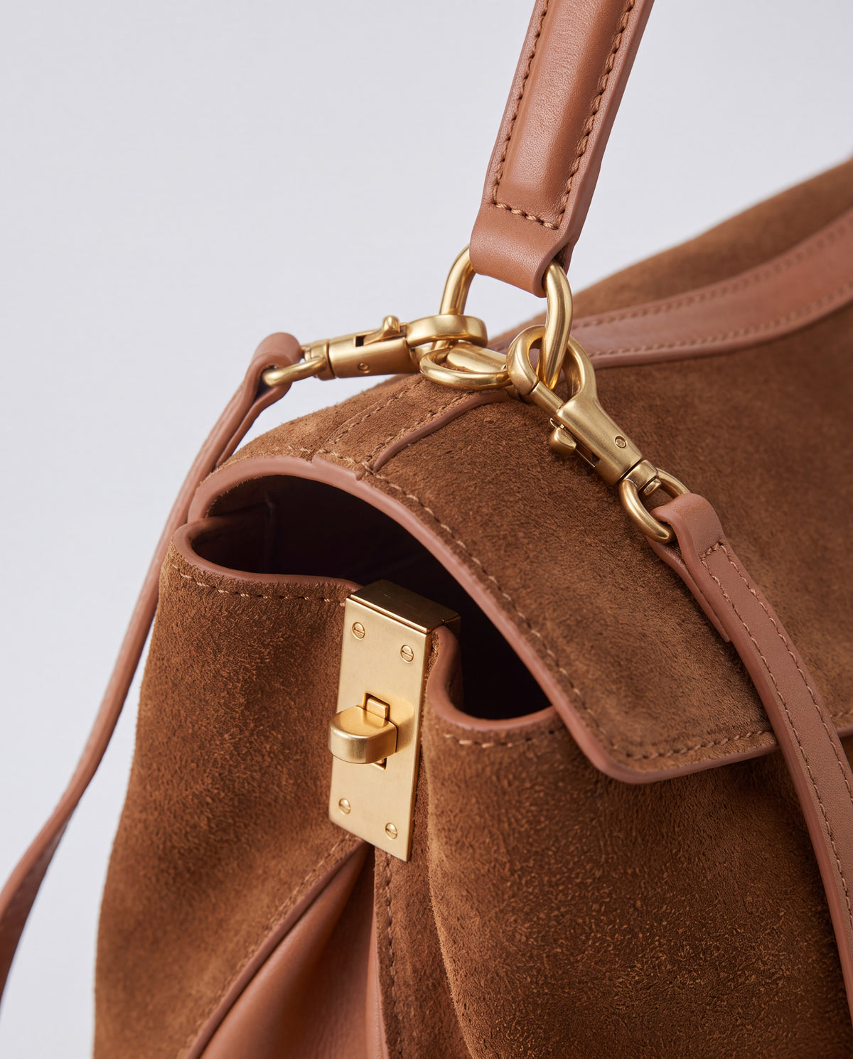 Dolce Large bag in Cognac – hardware detail