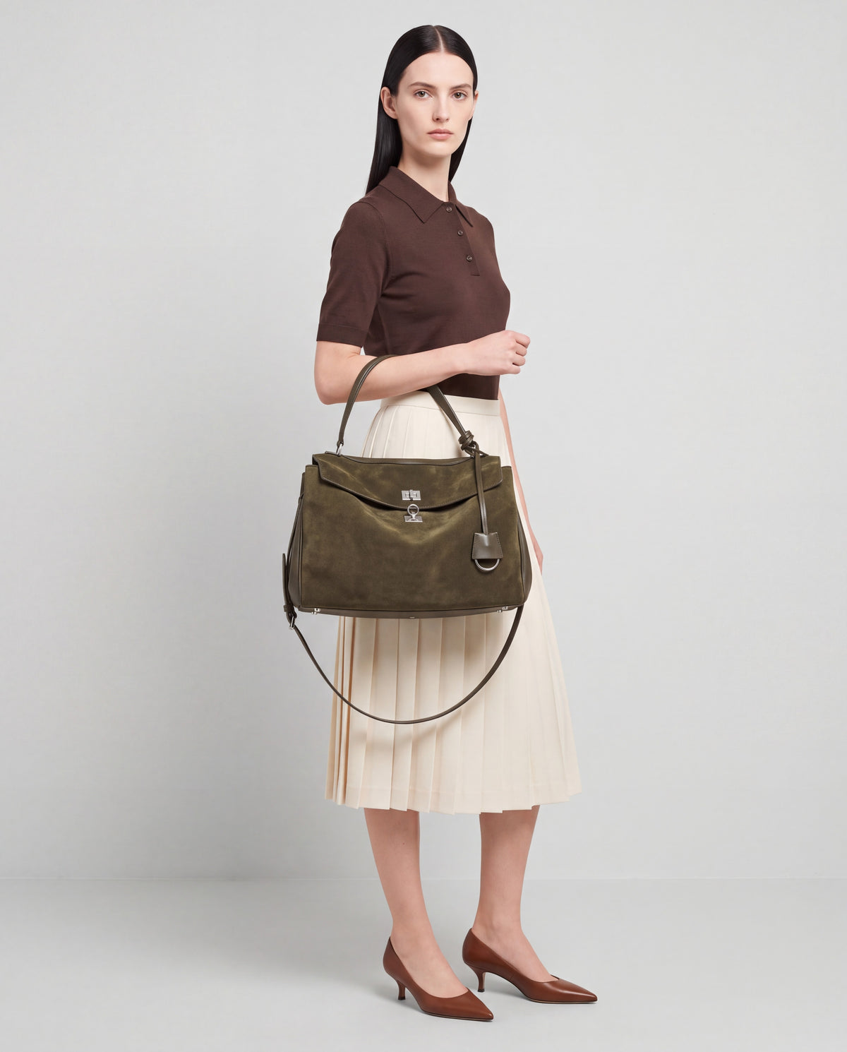 Dolce Large bag in Olive – worn by model, close-up