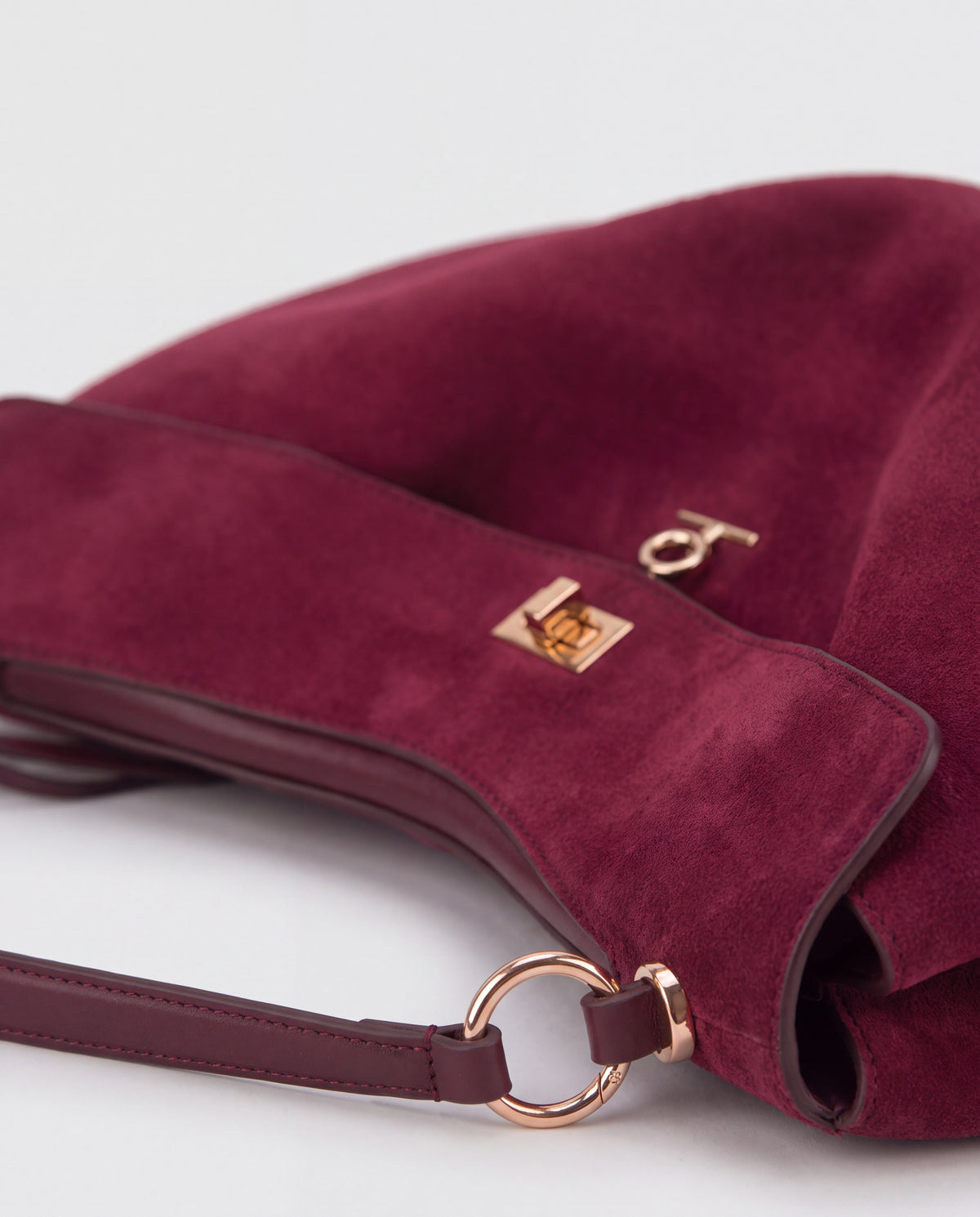 Dolce Medium bag in Burgundy – leather detail