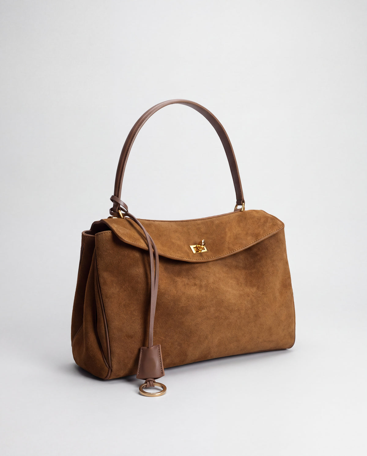 Dolce Medium bag in Camel – three-quarter view