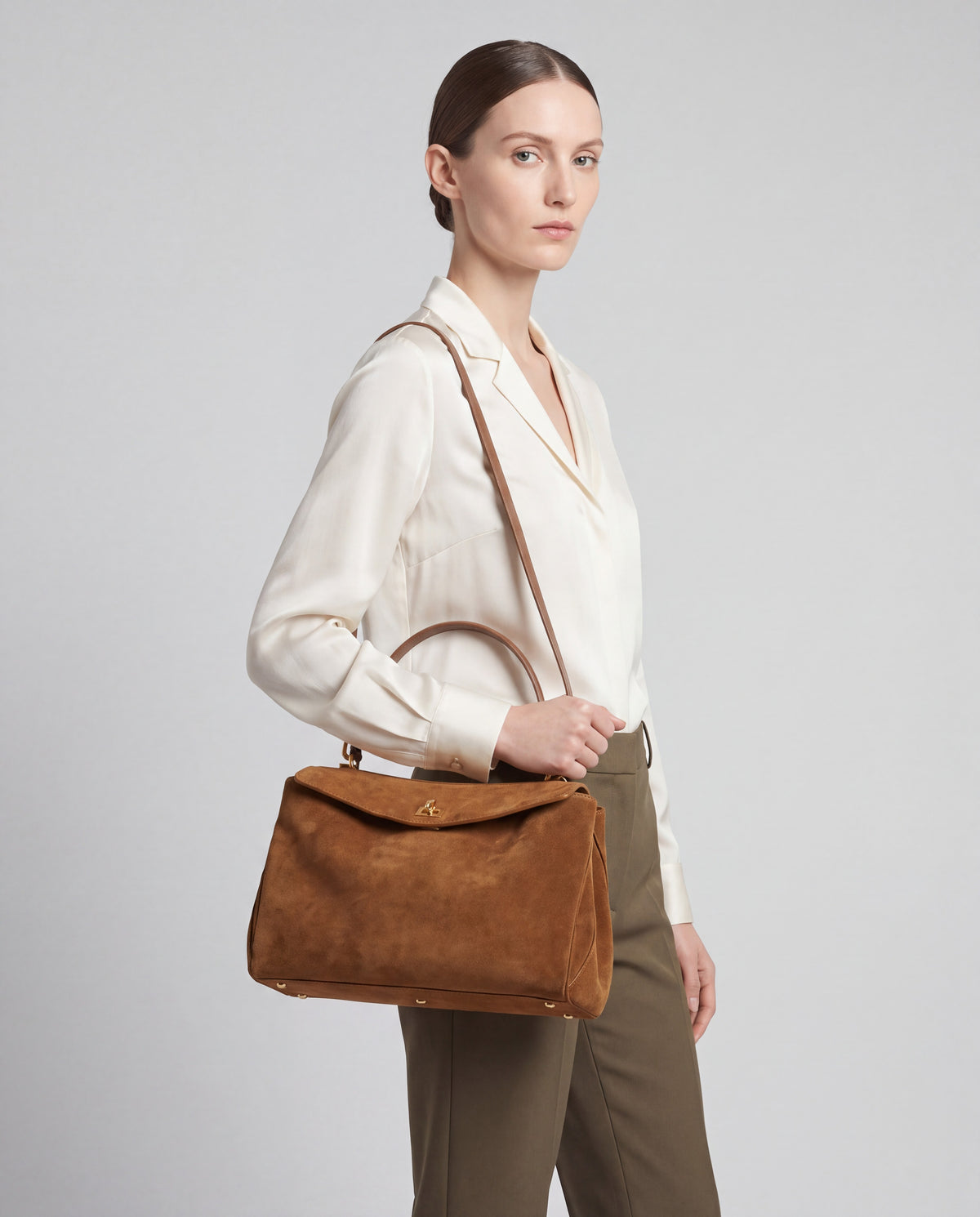 Dolce Medium bag in Camel – worn by model, close-up