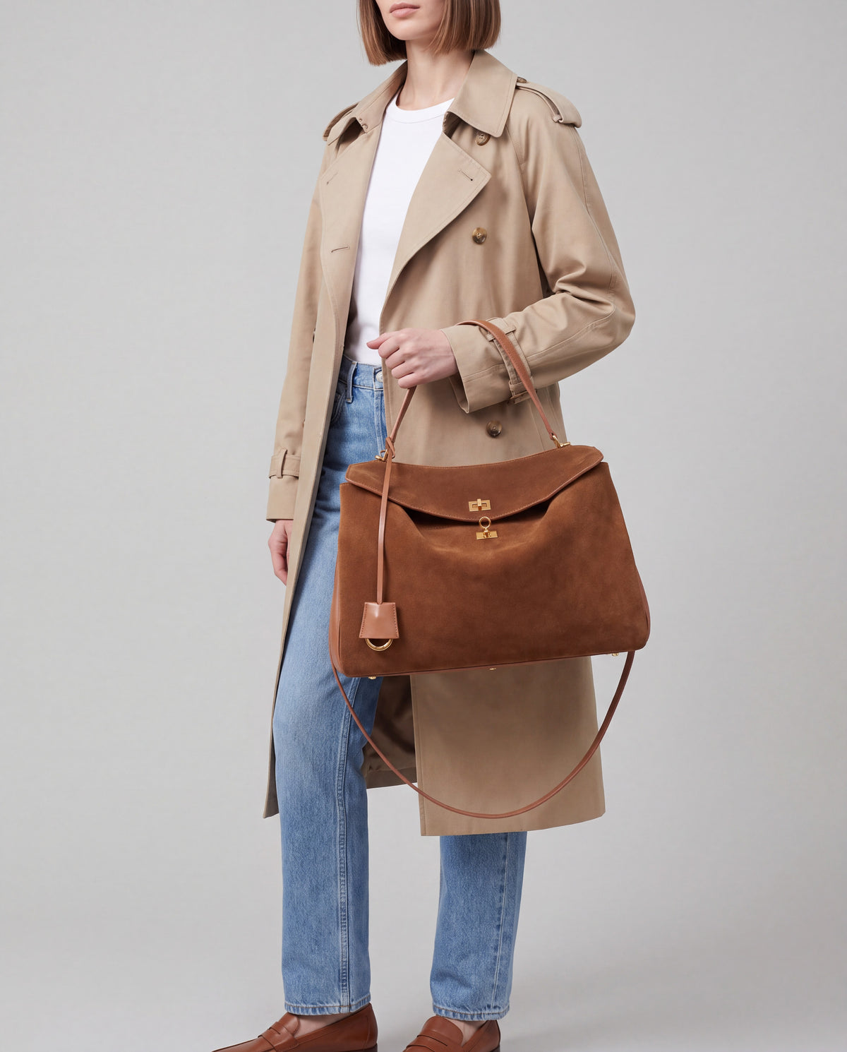 Dolce Medium bag in Cognac – worn by model, close-up